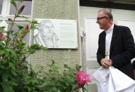 Landesbischof July enthüllt Luther-Tafel in Garrey
